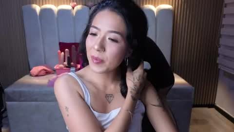 lynn_turner_ online show from July 30, 1:34 pm