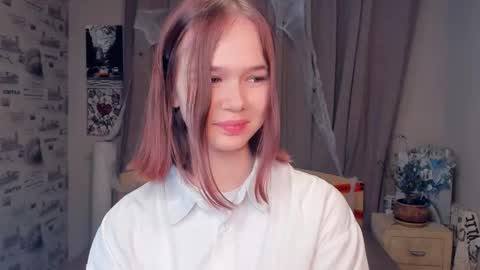 Cozy Lynns room online show from November 19, 8:57 am