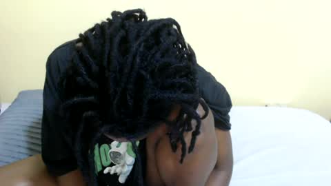 lyenne online show from June 16, 8:51 am