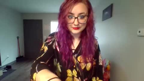 Lynn  online show from March 16, 4:33 pm