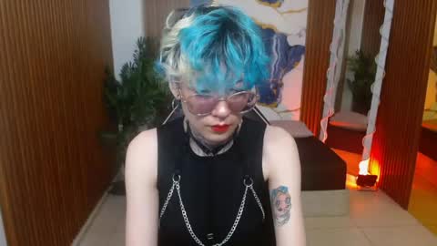 lyra_tay online show from April 25, 7:00 pm