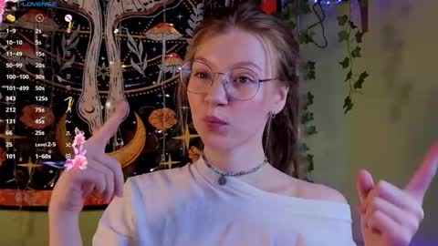 Lyra online show from November 18, 12:02 am