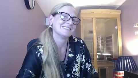 lyssaradivine online show from November 4, 10:55 pm