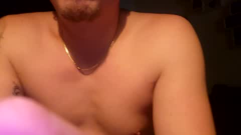 Snapshot of m1guele chatting on February 26, 1:03 am Fucklover online show from February 26, 1:03 am