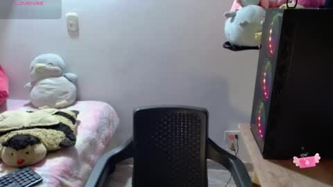 mila online show from May 25, 11:33 pm