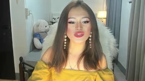 Snapshot of m1sspinay_yassie chatting on January 8, 4:44 pm Cutie Yassie online show from January 8, 4:44 pm