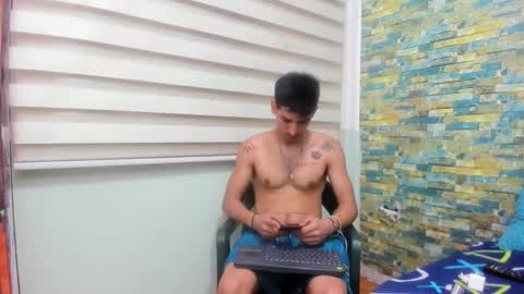 Snapshot of maaster420 chatting on February 12, 12:33 pm itgram pezlo josue online show from February 12, 12:33 pm