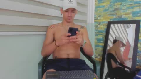 Snapshot of maaster420 chatting on February 21, 6:37 pm itgram pezlo josue online show from February 21, 6:37 pm