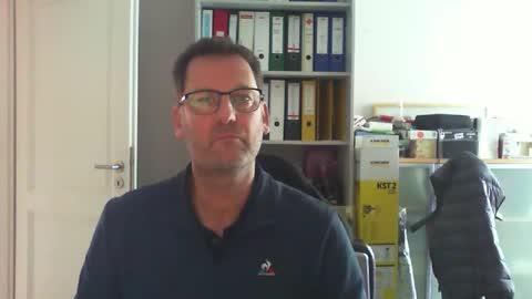 Snapshot of macfly67 chatting on October 31, 12:38 pm macfly67 online show from October 31, 12:38 pm