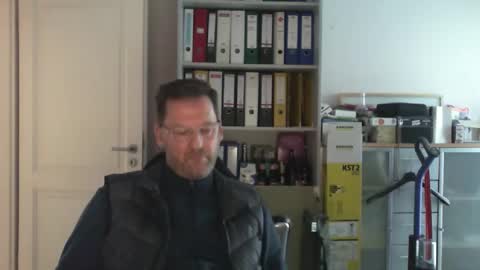 Snapshot of macfly67 chatting on October 27, 3:34 pm macfly67 online show from October 27, 3:34 pm