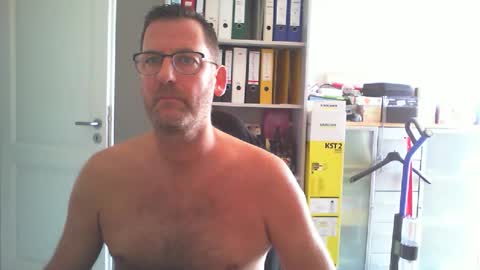 Snapshot of macfly67 chatting on October 13, 9:22 am macfly67 online show from October 13, 9:22 am