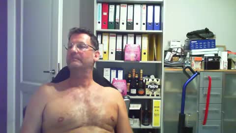 macfly67 online show from August 7, 8:51 pm