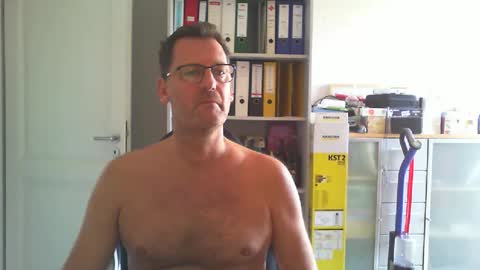 Snapshot of macfly67 chatting on September 19, 10:52 am macfly67 online show from September 19, 10:52 am