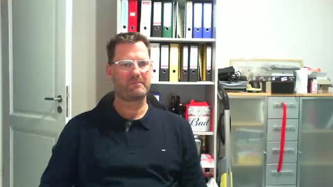 Snapshot of macfly67 chatting on December 3, 8:22 pm macfly67 online show from December 3, 8:22 pm