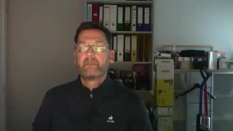 Snapshot of macfly67 chatting on October 24, 6:58 am macfly67 online show from October 24, 6:58 am