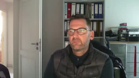 Snapshot of macfly67 chatting on December 16, 1:22 pm macfly67 online show from December 16, 1:22 pm