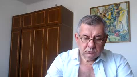 Macho online show from June 18, 11:48 am
