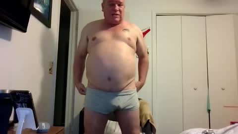 mackdocc001 online show from November 27, 6:15 pm