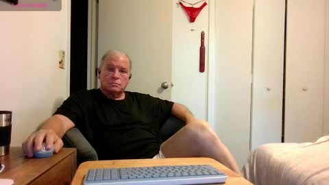 mackdocc001 online show from April 28, 2:10 pm