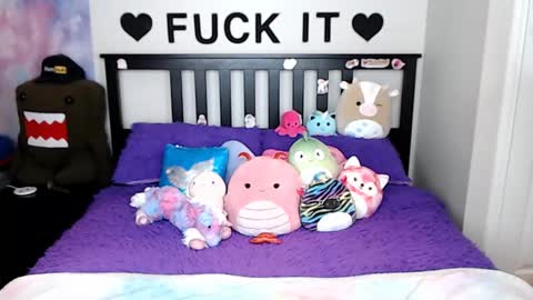 Mackenzie Wolfe online show from February 7, 5:10 am