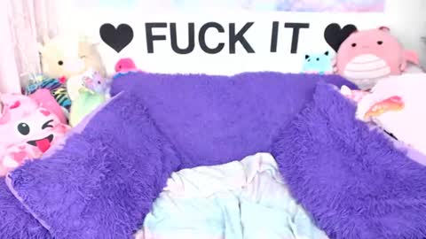Mackenzie Wolfe online show from June 21, 4:08 am