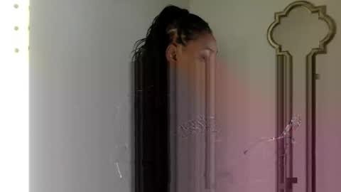 madam_glam online show from April 29, 5:40 pm