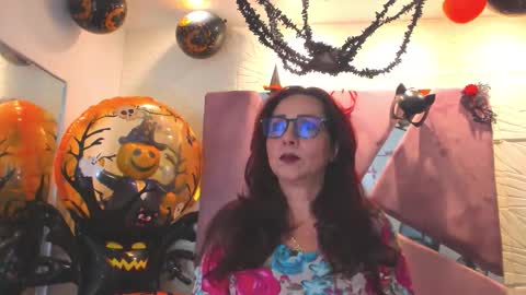 Snapshot of madame_angelic_ chatting on October 19, 5:23 am ANGELIC online show from October 19, 5:23 am