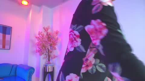 Madame Scarllet  online show from April 29, 11:37 am