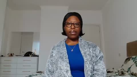 YourMadamIndigo online show from December 18, 2:12 pm