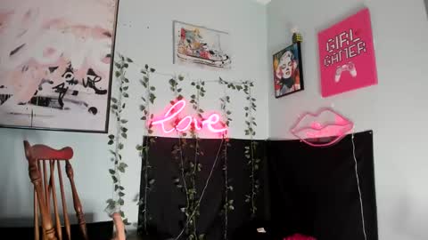 Snapshot of maddi_avalon chatting on January 14, 11:31 am Maddi Avalon online show from January 14, 11:31 am