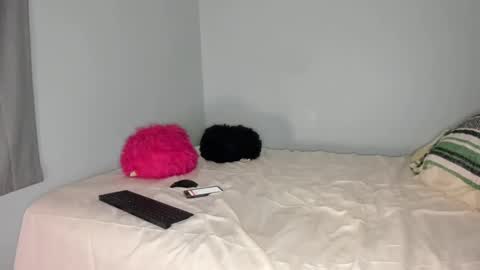 Snapshot of maddi_avalon chatting on October 6, 7:59 am Maddi Avalon online show from October 6, 7:59 am