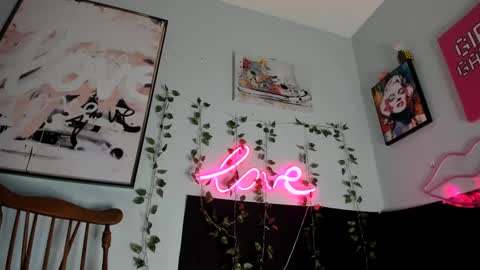 Snapshot of maddi_avalon chatting on February 13, 1:26 pm Maddi Avalon online show from February 13, 1:26 pm