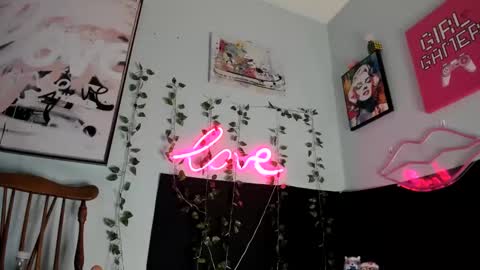 Snapshot of maddi_avalon chatting on February 13, 7:03 am Maddi Avalon online show from February 13, 7:03 am