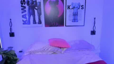 Maddierosee online show from March 17, 3:33 am