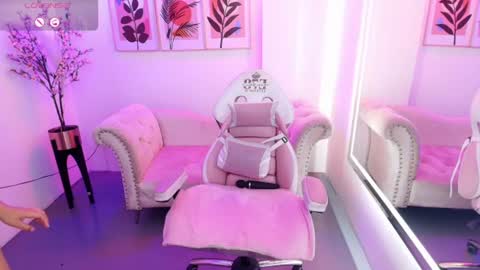 maddie_t18 online show from July 8, 11:46 am