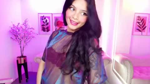 maddie_t18 online show from July 22, 11:34 am