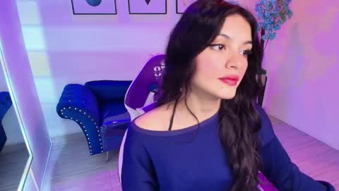 maddie_t18 online show from April 29, 11:26 am