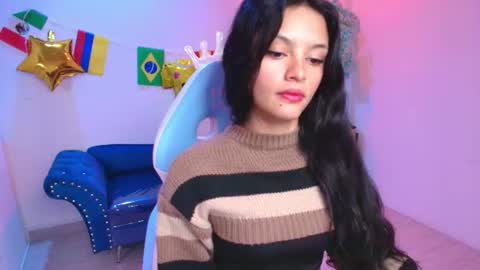maddie_t18 online show from June 19, 11:38 am
