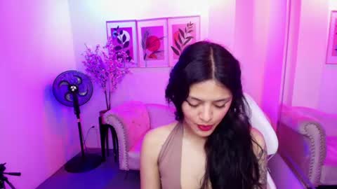 maddie_t18 online show from July 30, 11:33 am