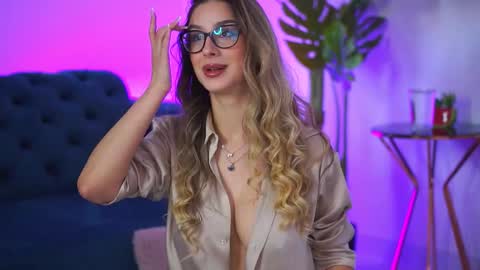 Maddie online show from November 24, 10:03 am