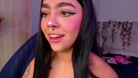 Maddie online show from October 16, 3:33 pm