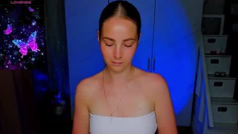 maddy_gate online show from July 1, 9:18 am