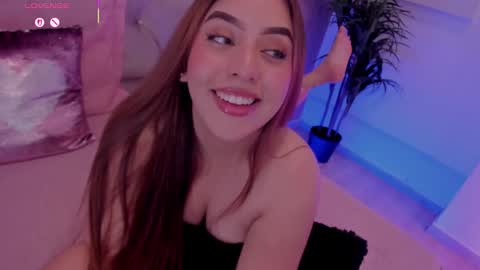 Snapshot of maddylennon chatting on March 5, 7:17 pm Lina  online show from March 5, 7:17 pm