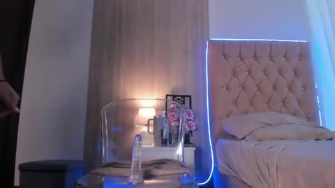 Maddyluxe online show from April 25, 4:59 pm