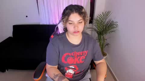 madelaine_taylor online show from January 14, 11:42 am