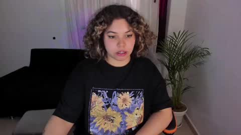 madelaine_taylor online show from January 11, 11:45 am