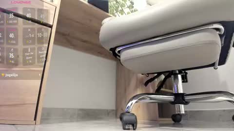 Madeleine  online show from December 5, 12:54 am