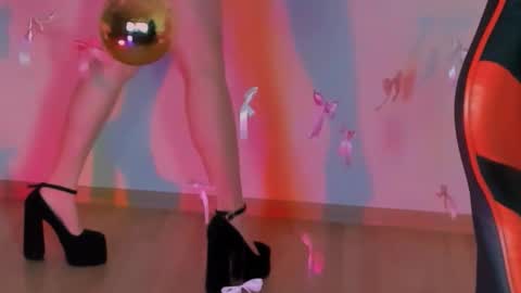 Madeline online show from December 16, 8:20 am