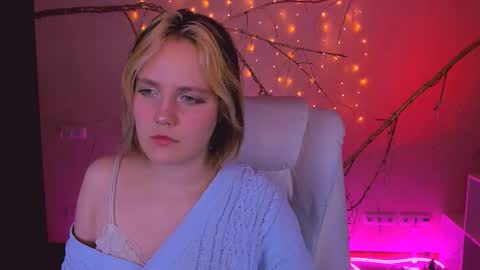 Madeline online show from February 24, 8:01 pm