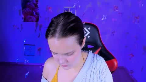 Madeline online show from November 21, 8:34 am